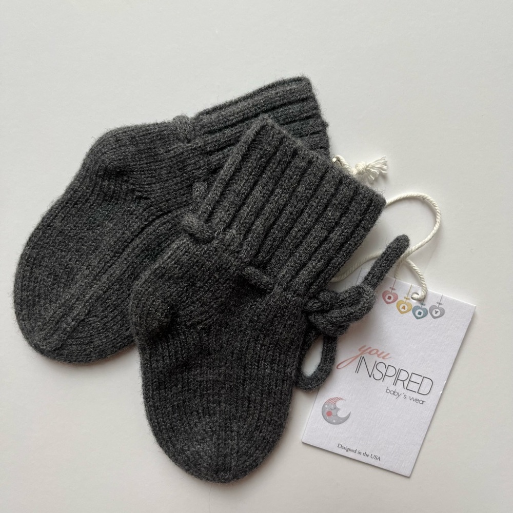 MERINO WOOL baby blue SOCKS , gift for babies, baby shower, crib booties, 0-6 m